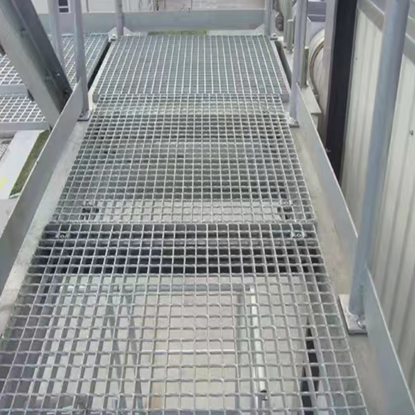遵義重型鋼格柵踏步板